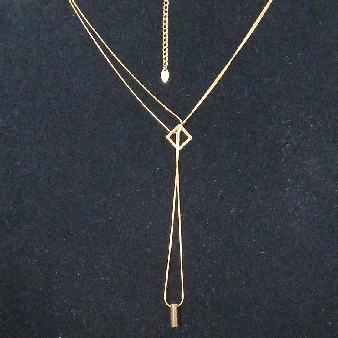 Elegant 18 K Gold Geometric Necklace